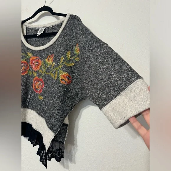 Ivy Jane Knit Floral Cross Stitch Sweater Cropped Short Gray Black Lace Medium - Picture 4 of 10